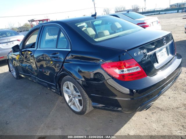 Photo 2 VIN: WDDGF4HB6CR232909 - MERCEDES-BENZ C 250 