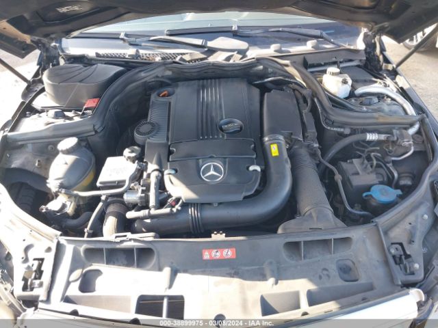 Photo 9 VIN: WDDGF4HB6CR232909 - MERCEDES-BENZ C 250 