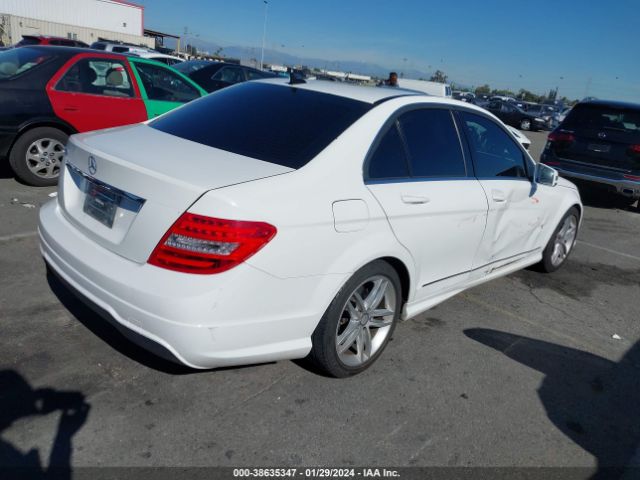 Photo 3 VIN: WDDGF4HB6DA786287 - MERCEDES-BENZ C 250 