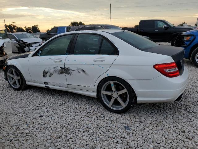 Photo 1 VIN: WDDGF4HB6DA845418 - MERCEDES-BENZ C 250 