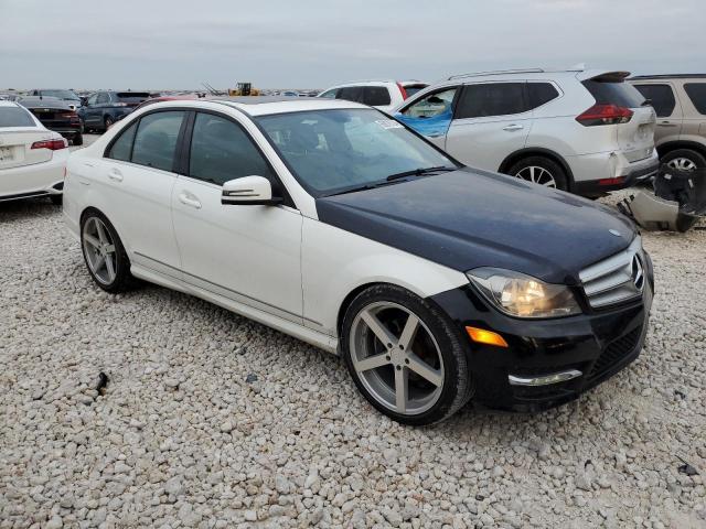 Photo 3 VIN: WDDGF4HB6DA845418 - MERCEDES-BENZ C 250 