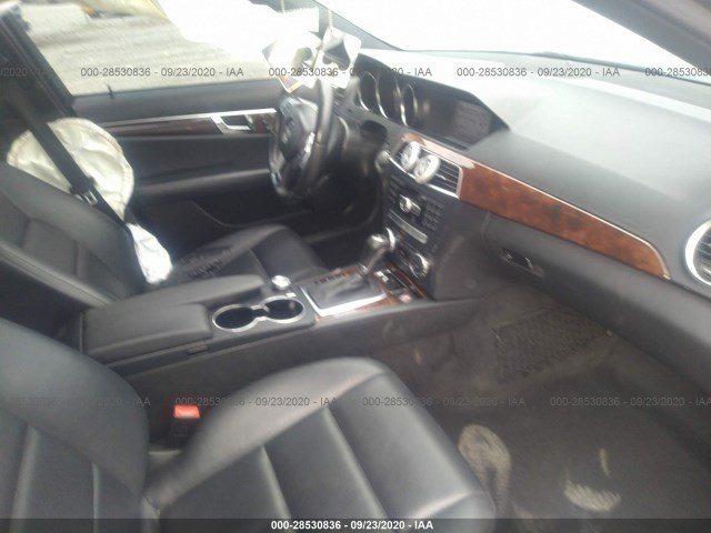 Photo 4 VIN: WDDGF4HB6DG096259 - MERCEDES-BENZ C-CLASS 