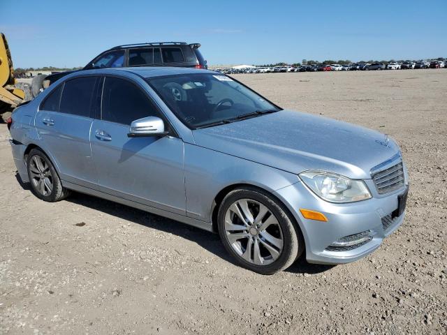 Photo 3 VIN: WDDGF4HB6DR243376 - MERCEDES-BENZ C-CLASS 