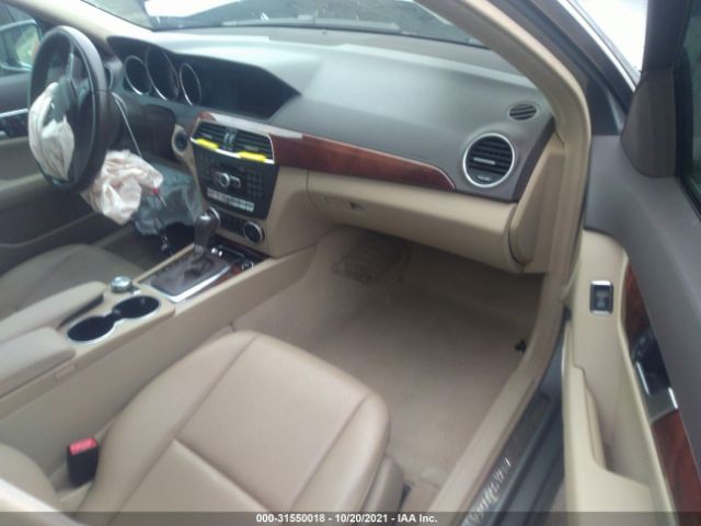 Photo 4 VIN: WDDGF4HB6DR274286 - MERCEDES-BENZ C-CLASS 