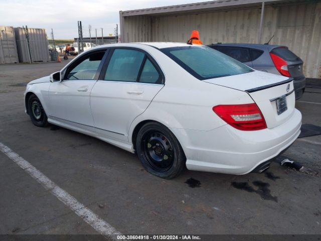 Photo 2 VIN: WDDGF4HB6DR274529 - MERCEDES-BENZ C 250 