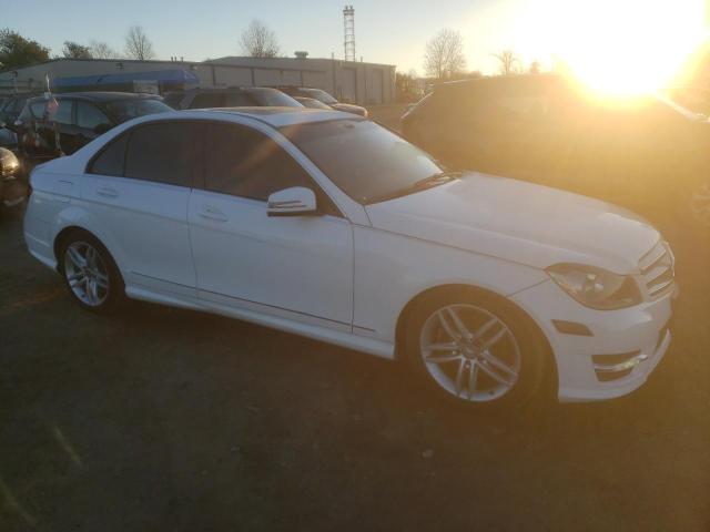 Photo 3 VIN: WDDGF4HB6DR289208 - MERCEDES-BENZ C-CLASS 