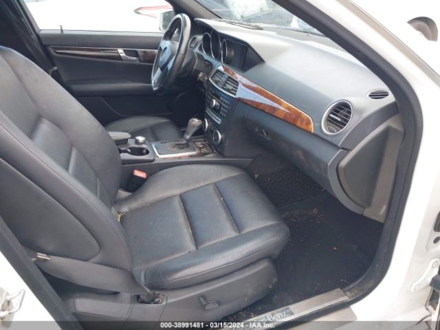 Photo 4 VIN: WDDGF4HB6EA965561 - MERCEDES-BENZ C 250 