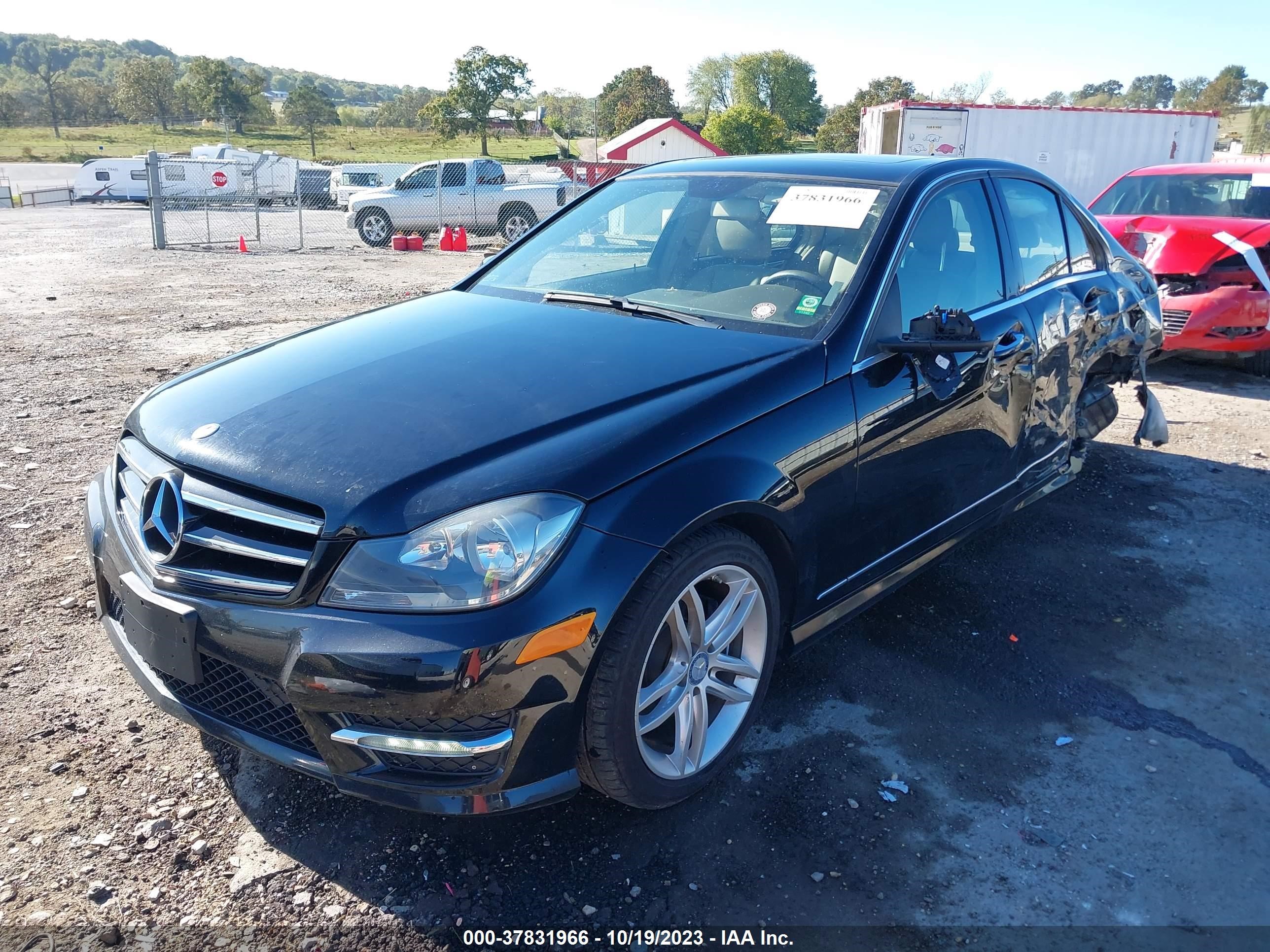 Photo 1 VIN: WDDGF4HB6EG220709 - MERCEDES-BENZ C-KLASSE 