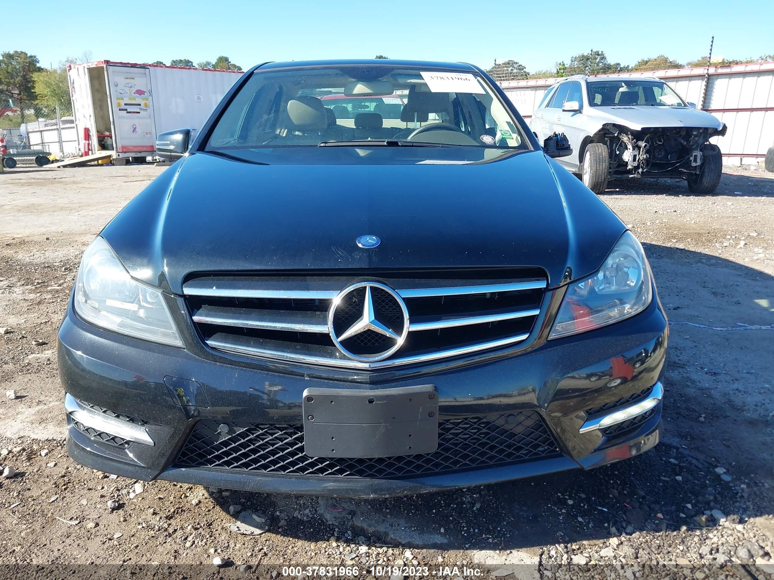 Photo 12 VIN: WDDGF4HB6EG220709 - MERCEDES-BENZ C-KLASSE 