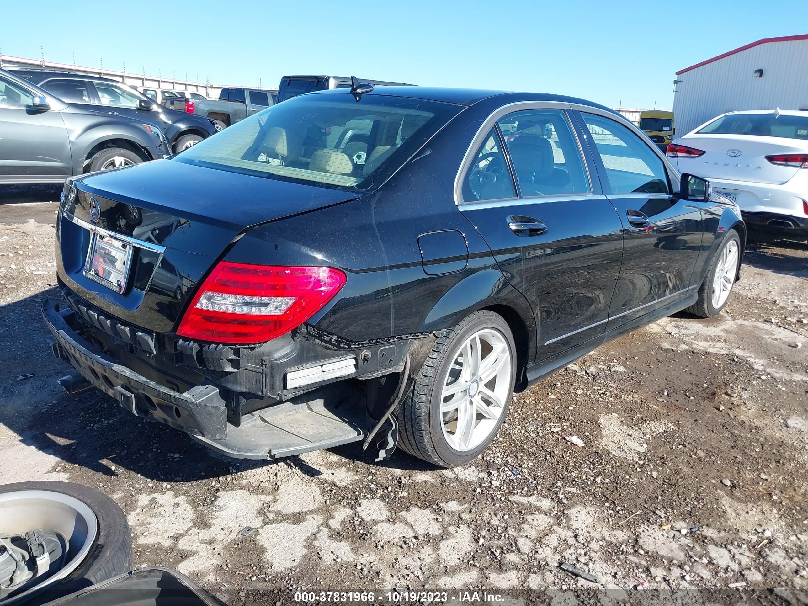 Photo 3 VIN: WDDGF4HB6EG220709 - MERCEDES-BENZ C-KLASSE 