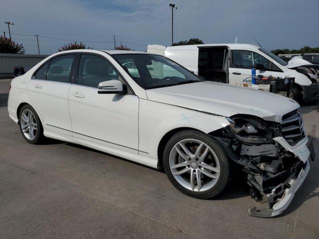 Photo 3 VIN: WDDGF4HB6EG251877 - MERCEDES-BENZ C-CLASS 