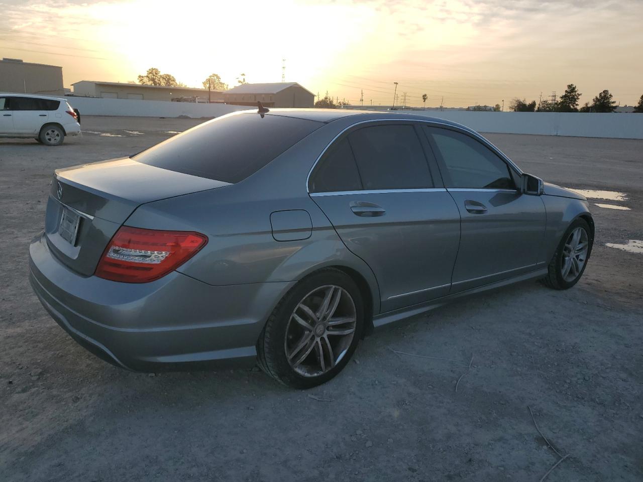 Photo 2 VIN: WDDGF4HB6ER313122 - MERCEDES-BENZ C-KLASSE 