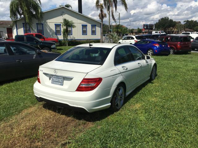 Photo 3 VIN: WDDGF4HB7CA629012 - MERCEDES-BENZ C 250 