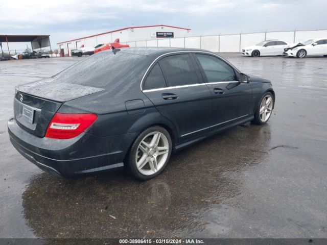 Photo 3 VIN: WDDGF4HB7CR197488 - MERCEDES-BENZ C 250 