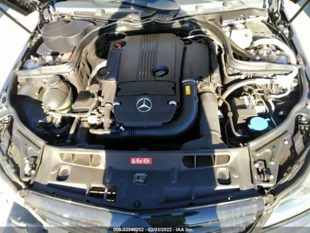 Photo 9 VIN: WDDGF4HB7CR213673 - MERCEDES-BENZ C-CLASS 