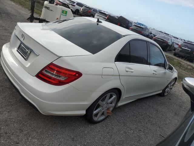 Photo 2 VIN: WDDGF4HB7CR217934 - MERCEDES-BENZ C 250 