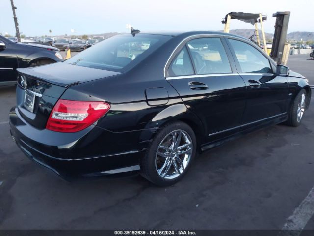 Photo 3 VIN: WDDGF4HB7CR218405 - MERCEDES-BENZ C 250 