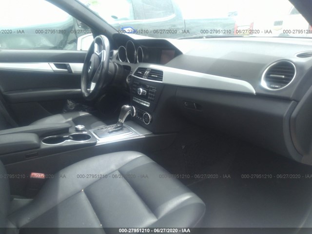 Photo 4 VIN: WDDGF4HB7DA742573 - MERCEDES-BENZ C-CLASS 