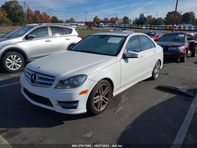 Photo 1 VIN: WDDGF4HB7DA804845 - MERCEDES-BENZ C 