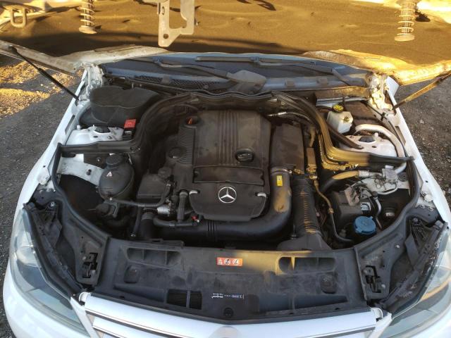 Photo 6 VIN: WDDGF4HB7DR241507 - MERCEDES-BENZ C 250 