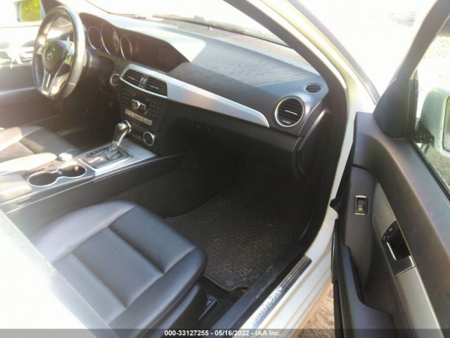 Photo 4 VIN: WDDGF4HB7DR270067 - MERCEDES-BENZ C-CLASS 