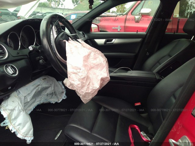 Photo 4 VIN: WDDGF4HB7DR274880 - MERCEDES-BENZ C-CLASS 