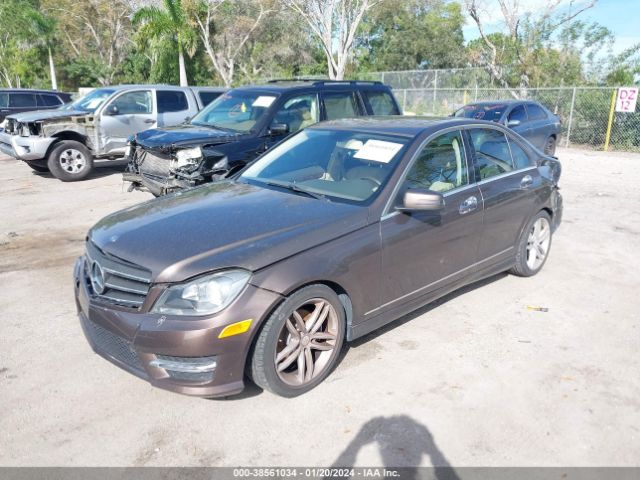 Photo 1 VIN: WDDGF4HB7DR277990 - MERCEDES-BENZ C 250 