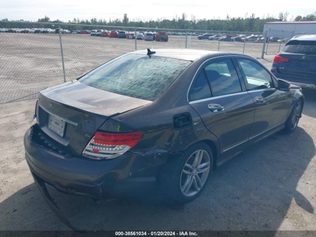 Photo 3 VIN: WDDGF4HB7DR277990 - MERCEDES-BENZ C 250 