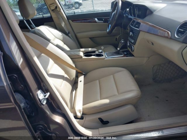 Photo 4 VIN: WDDGF4HB7DR277990 - MERCEDES-BENZ C 250 