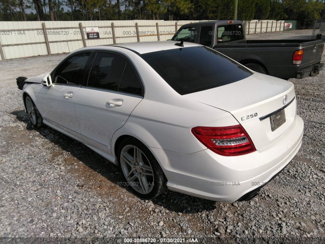 Photo 2 VIN: WDDGF4HB7DR283062 - MERCEDES-BENZ C-CLASS 