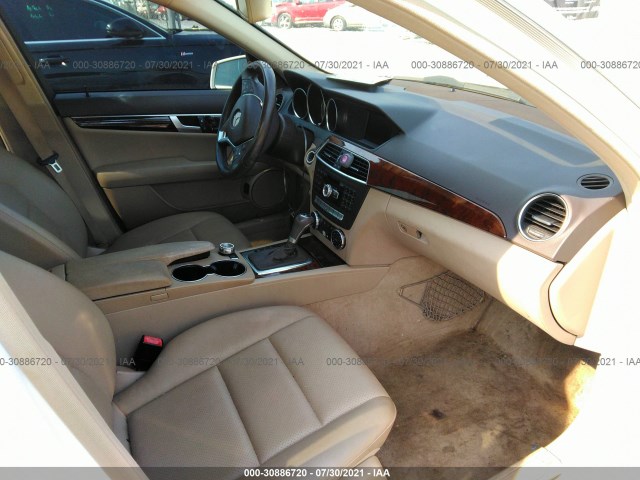 Photo 4 VIN: WDDGF4HB7DR283062 - MERCEDES-BENZ C-CLASS 