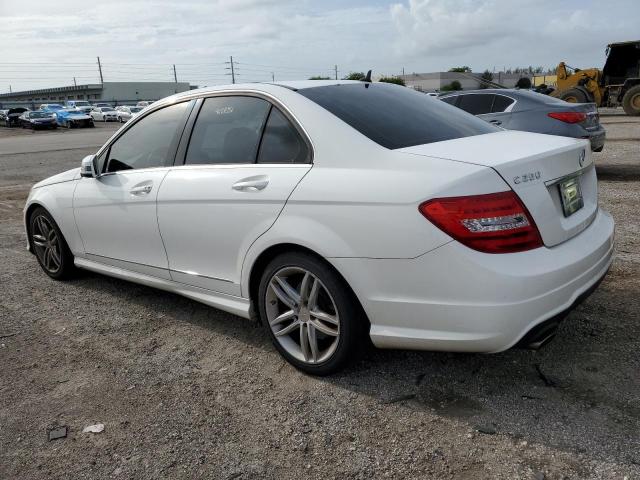 Photo 1 VIN: WDDGF4HB7DR285961 - MERCEDES-BENZ C 250 