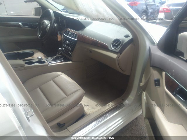 Photo 4 VIN: WDDGF4HB7DR292800 - MERCEDES-BENZ C-CLASS 