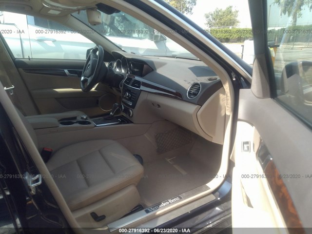 Photo 4 VIN: WDDGF4HB7ER302100 - MERCEDES-BENZ C-CLASS 