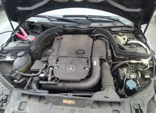 Photo 9 VIN: WDDGF4HB8CA611215 - MERCEDES-BENZ C-CLASS 