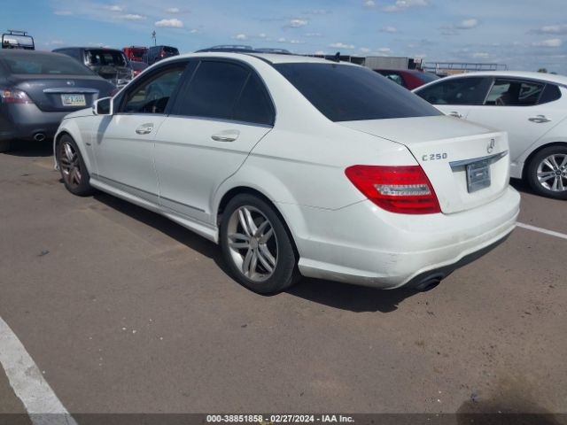 Photo 2 VIN: WDDGF4HB8CA613594 - MERCEDES-BENZ C 250 