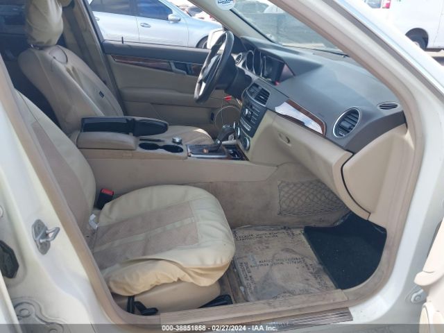 Photo 4 VIN: WDDGF4HB8CA613594 - MERCEDES-BENZ C 250 