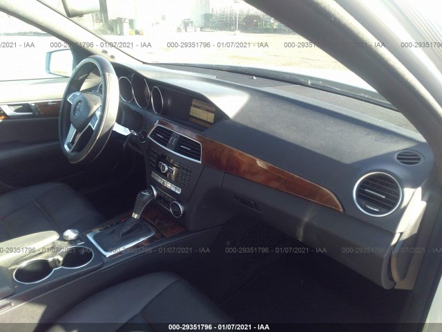 Photo 4 VIN: WDDGF4HB8CA623770 - MERCEDES-BENZ C-CLASS 