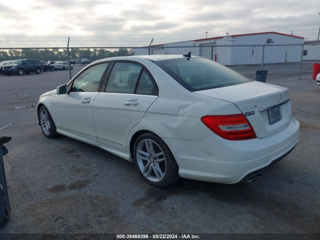 Photo 2 VIN: WDDGF4HB8CA642559 - MERCEDES-BENZ C 250 