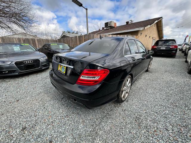 Photo 3 VIN: WDDGF4HB8CA652315 - MERCEDES-BENZ C-CLASS 