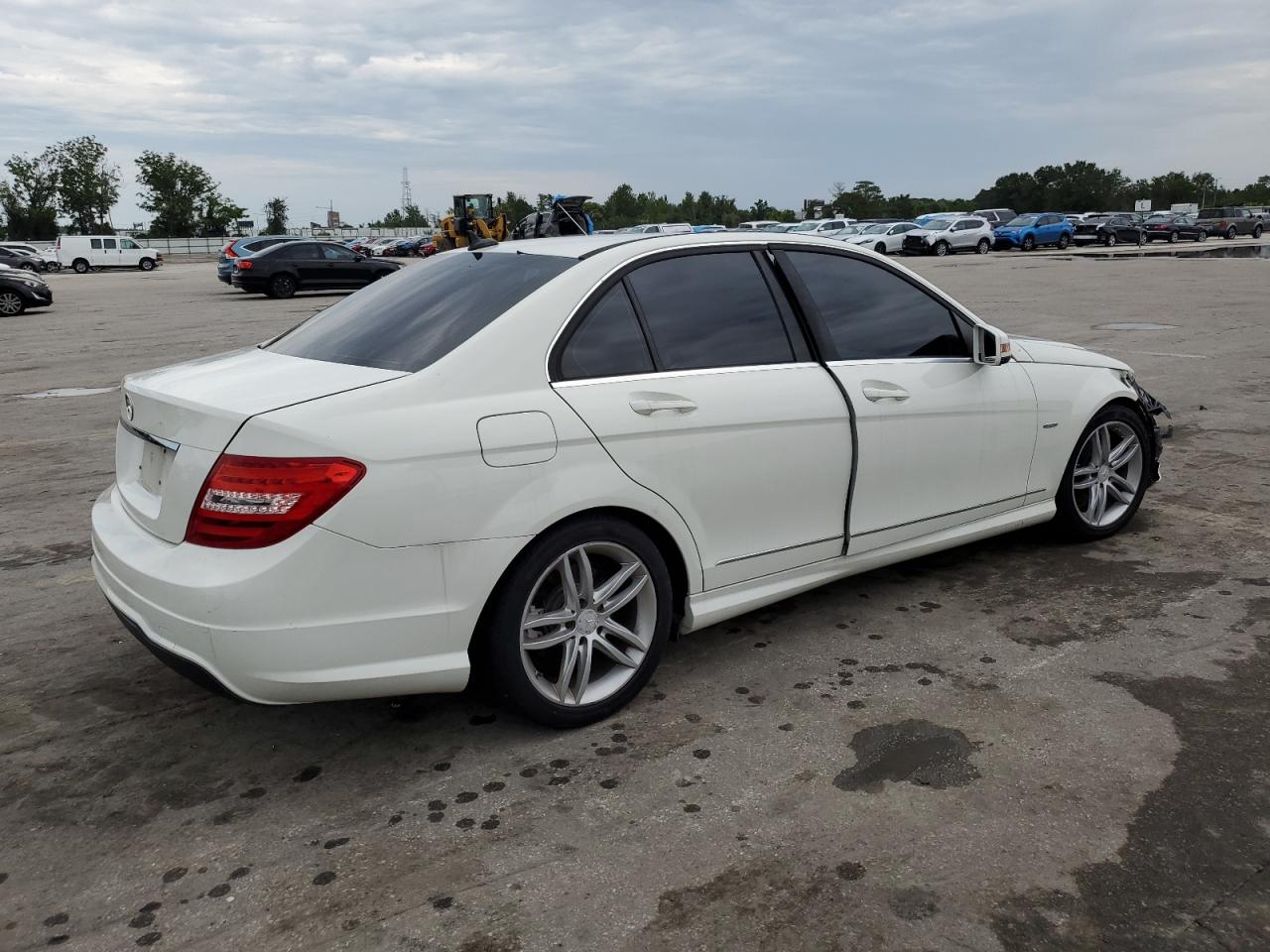 Photo 2 VIN: WDDGF4HB8CR210393 - MERCEDES-BENZ C-KLASSE 