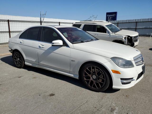 Photo 3 VIN: WDDGF4HB8CR214749 - MERCEDES-BENZ C-CLASS 