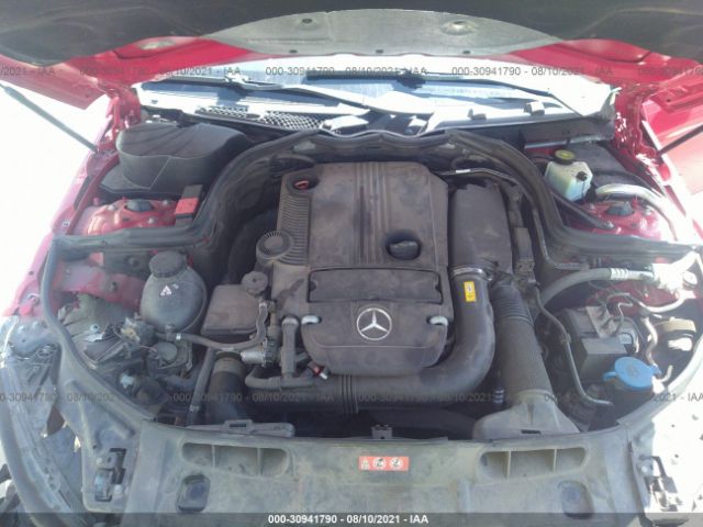 Photo 9 VIN: WDDGF4HB8CR218008 - MERCEDES-BENZ C-CLASS 