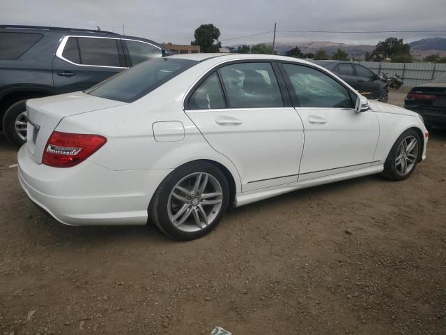 Photo 2 VIN: WDDGF4HB8DA743554 - MERCEDES-BENZ C 250 