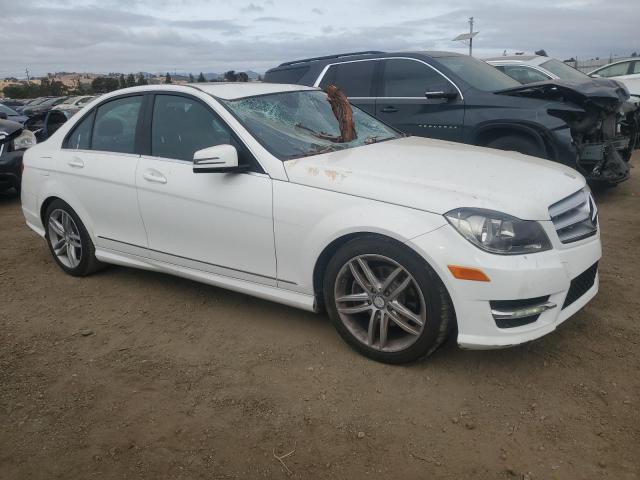 Photo 3 VIN: WDDGF4HB8DA743554 - MERCEDES-BENZ C 250 