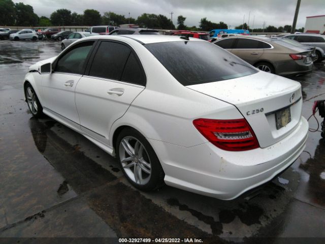 Photo 2 VIN: WDDGF4HB8DA766686 - MERCEDES-BENZ C-CLASS 