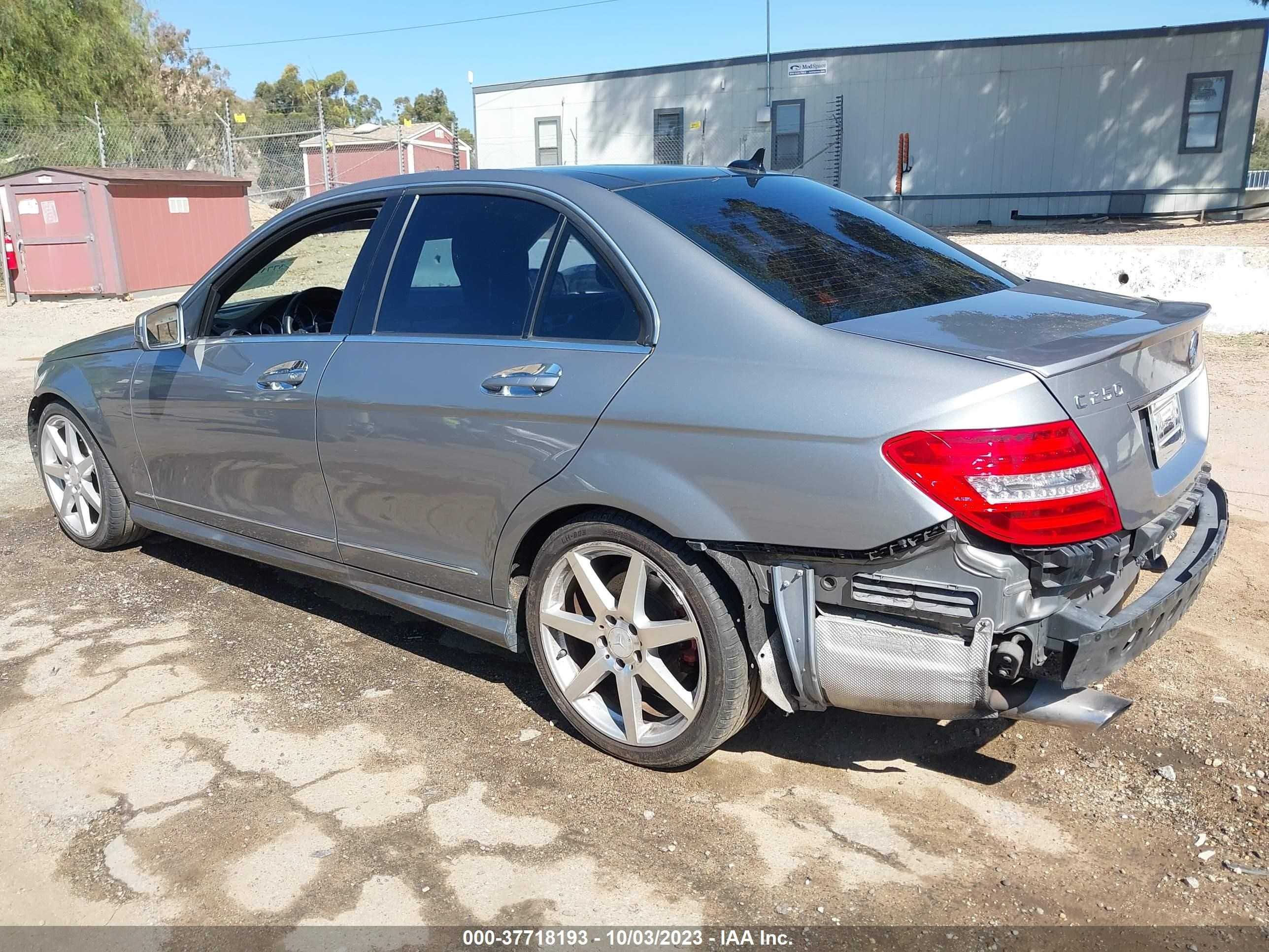 Photo 2 VIN: WDDGF4HB8DA773170 - MERCEDES-BENZ C-KLASSE 