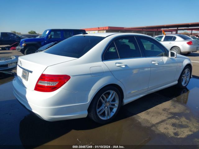 Photo 3 VIN: WDDGF4HB8DA781205 - MERCEDES-BENZ C 250 