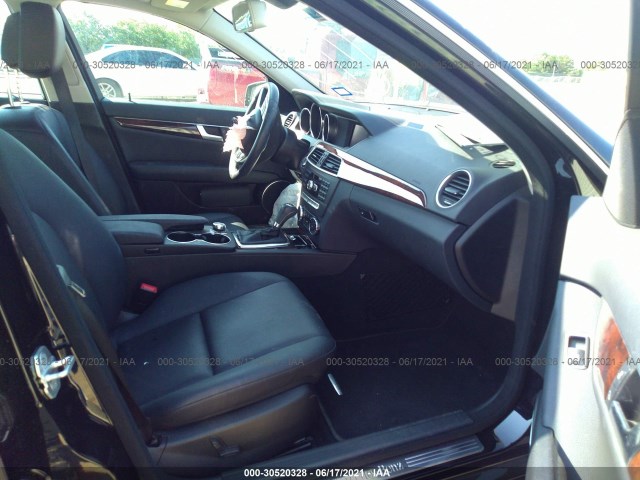 Photo 4 VIN: WDDGF4HB8DA785092 - MERCEDES-BENZ C-CLASS 