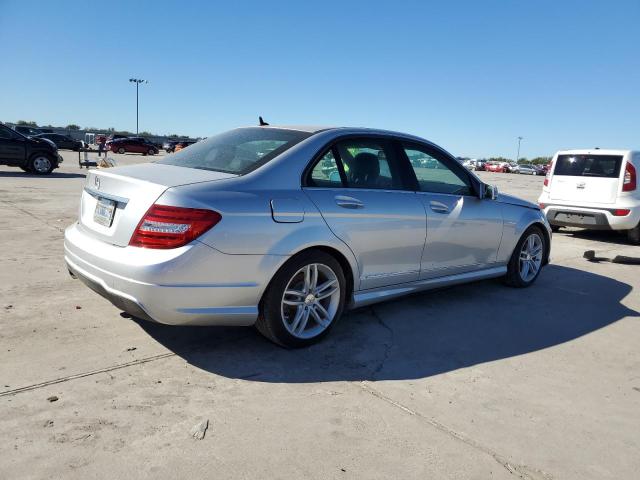 Photo 2 VIN: WDDGF4HB8DA823629 - MERCEDES-BENZ C 250 